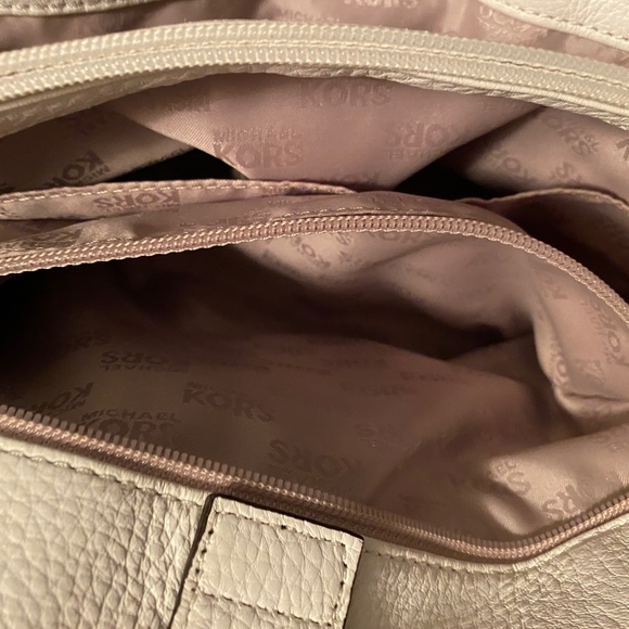 MICHAEL KORS HAMILTON LARGE EAST WEST LEATHER TOTE NAVY BLUE & WHITE - Picture 7 of 13